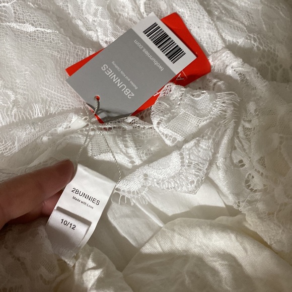 Never worn, white lace flower girl dress - Picture 6 of 6